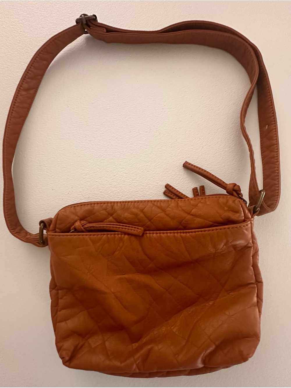 Bueno Leather Crossbody Bag in Cognac